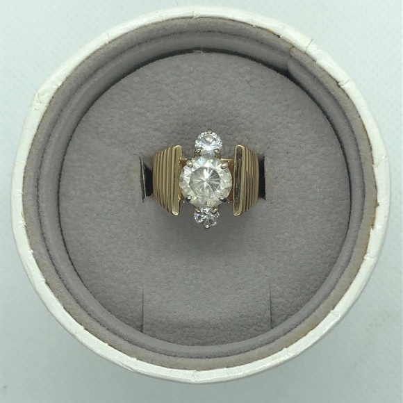 SOLD💛 18k Yellow Gold Vintage Custom 80s Ring - Picture 8 of 9